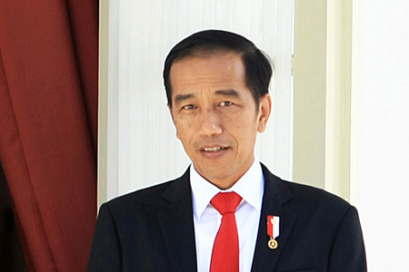 Kasus Ilegalnya Merebak, Jokowi Minta OJK Tunda Izin Pinjol Baru